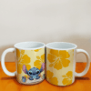 Mug blanco 11onz stish fondo amarillo 1 Mug personalizado 11 oz – Stitch Fondo Amarillo